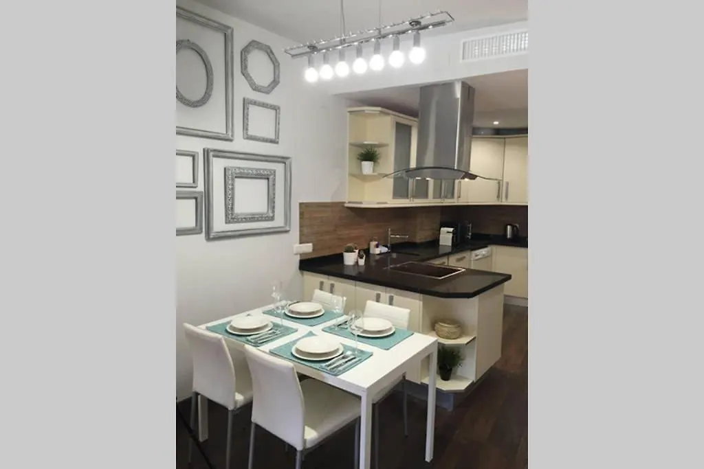 New!!! Luxury City Center & Private Terrace Malaga 0*,