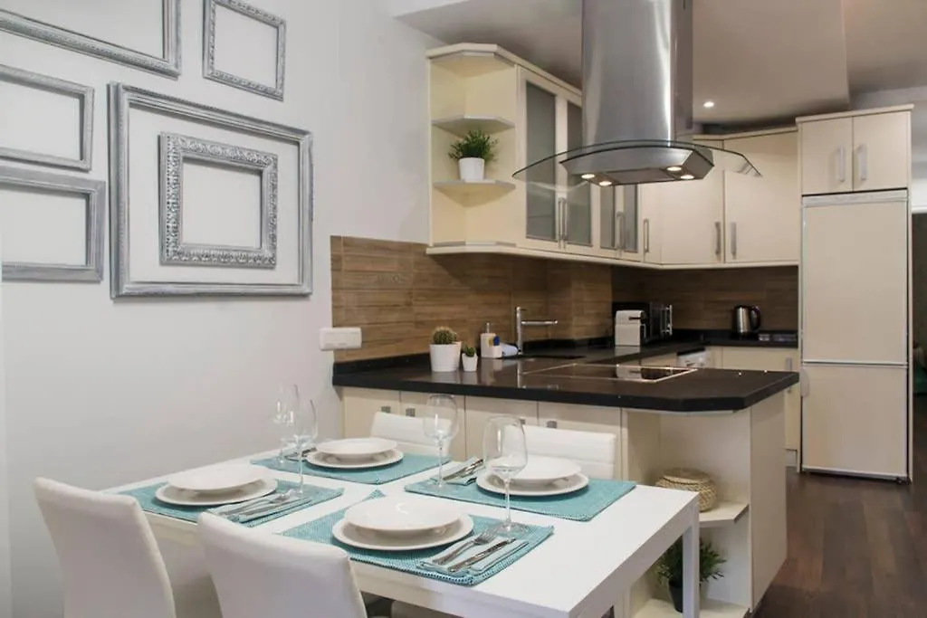 Apartment New!!! Luxury City Center & Private Terrace Malaga